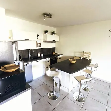 T2 Garage Prive Et Terrasse Proche Thermes *