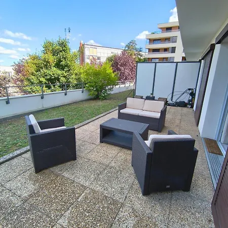 T2 Garage Prive Et Terrasse Proche Thermes דירה